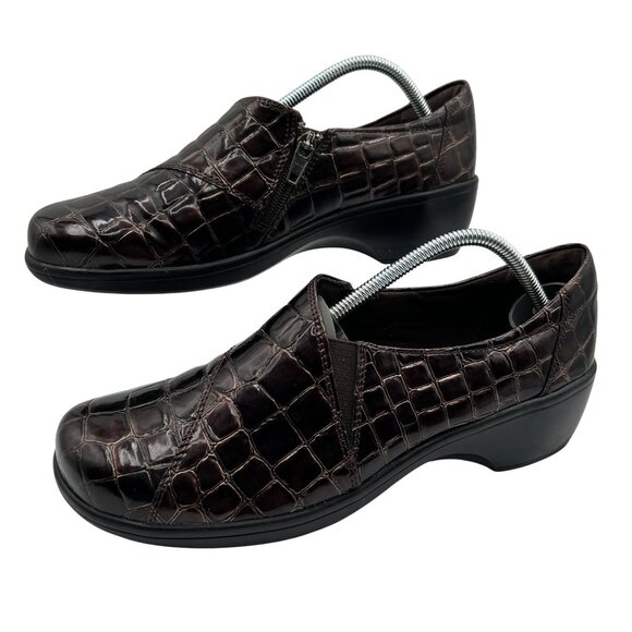 Clarks Bendables Womens 9 M Brown Vegan Croc Zip Slip On Comfort Shoe Old Money - Picture 2 of 8